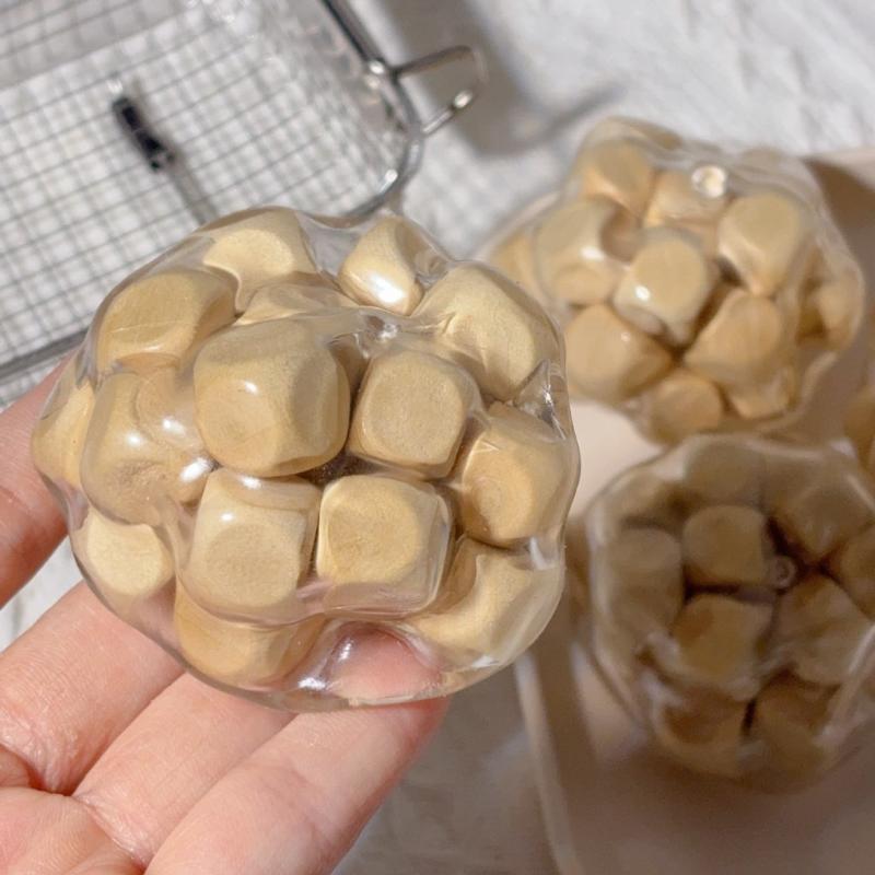 Wooden Noisy Ball Squishy Toy  - Kids Toys Entertainer 评论和价格