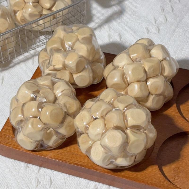 Wooden Noisy Ball Squishy Toy  - Kids Toys Entertainer 评论和价格