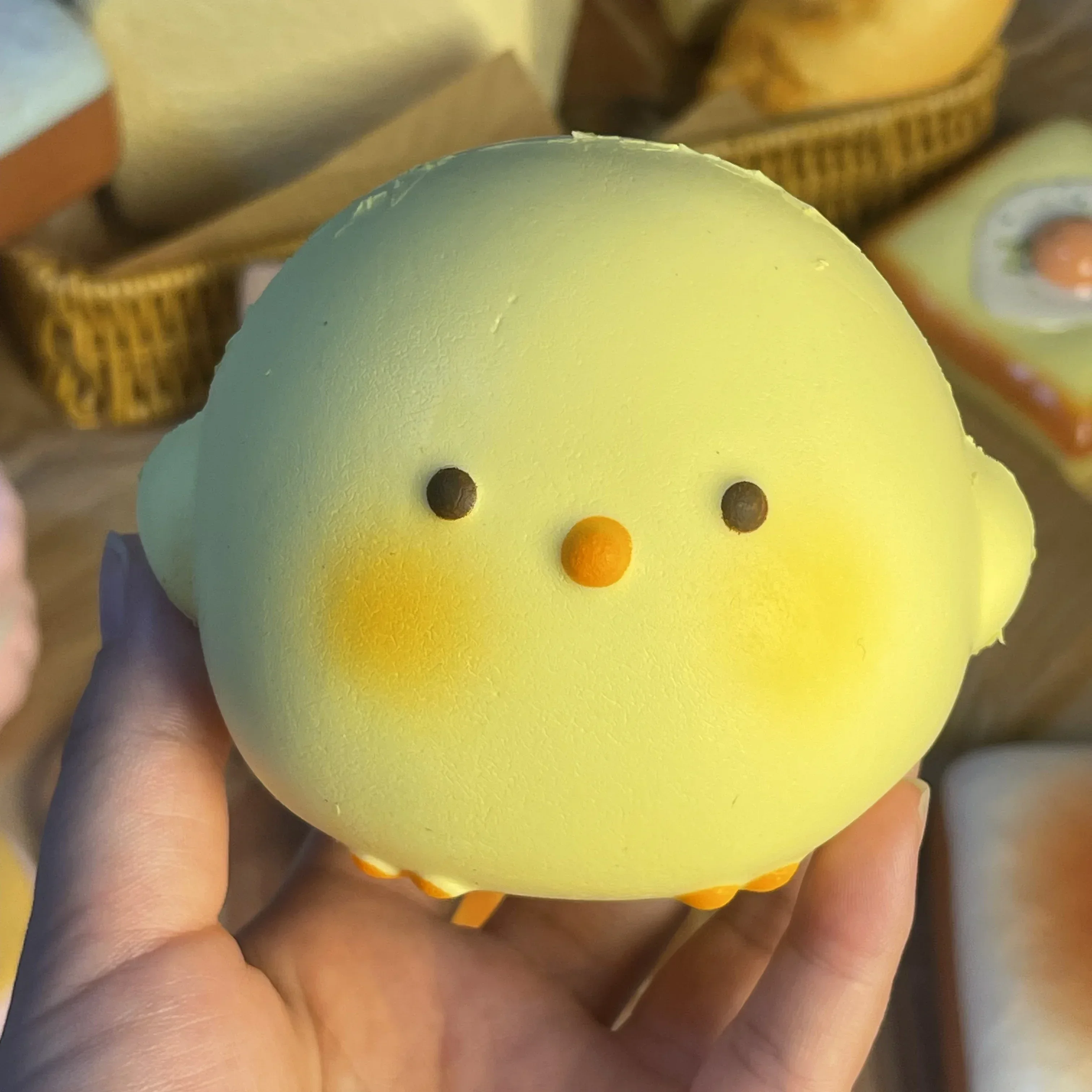 HOT! Cute Giant Chick Squishy  - Kids' Toy 评论和价格