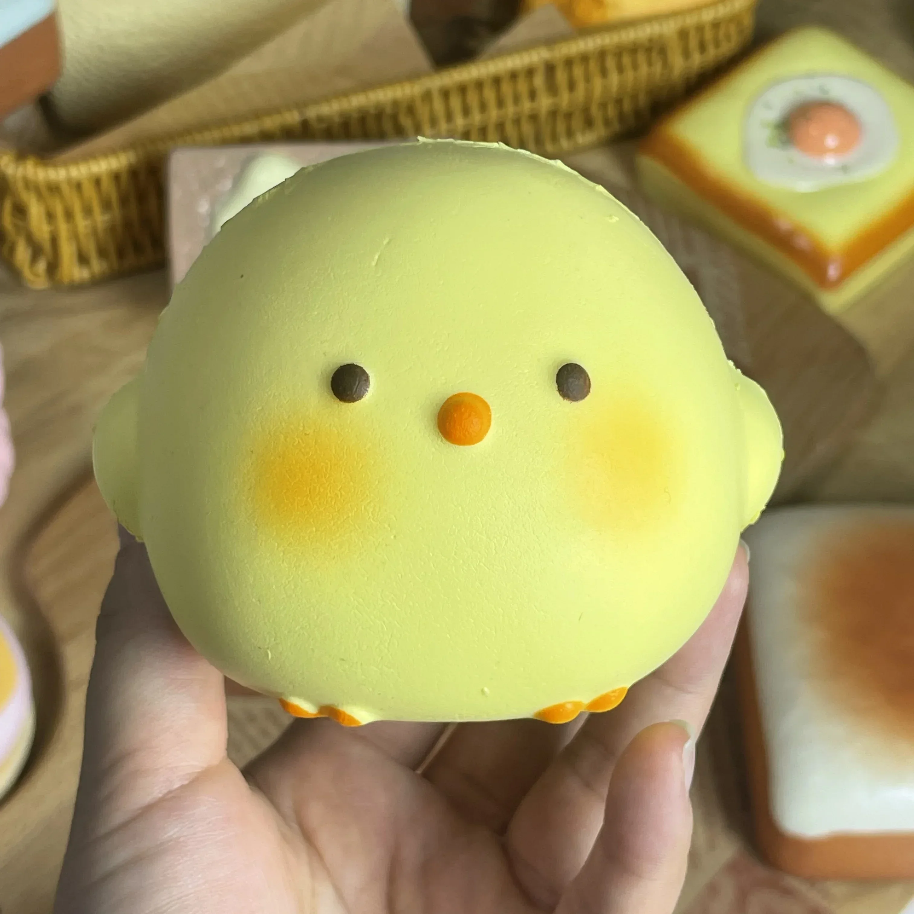 HOT! Cute Giant Chick Squishy  - Kids' Toy 评论和价格